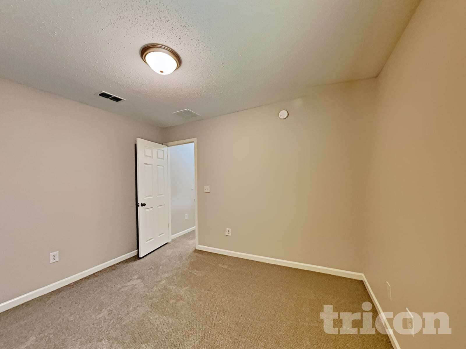 Building Photo - 10979 Apple Blossom Trail E