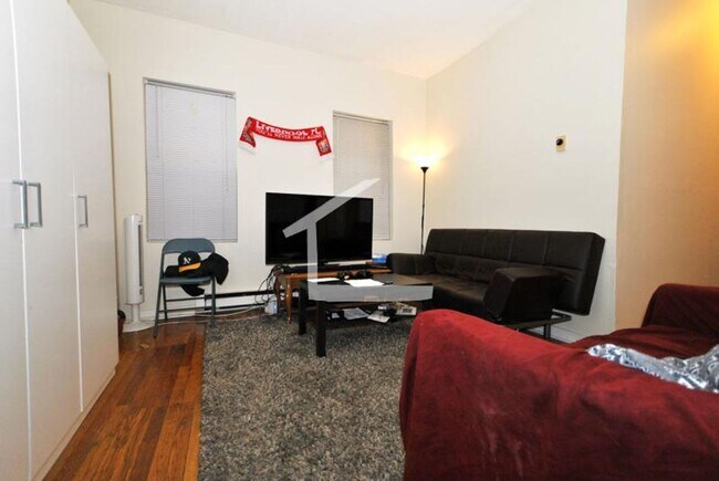 Building Photo - 894 Huntington Ave