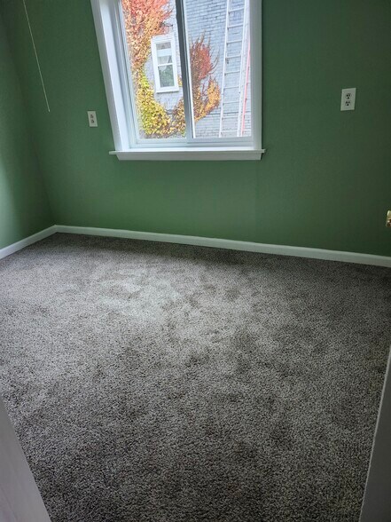 Building Photo - 1052 3rd Ave