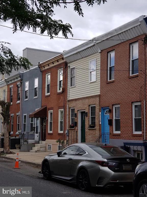 Building Photo - 2121 Oakford St