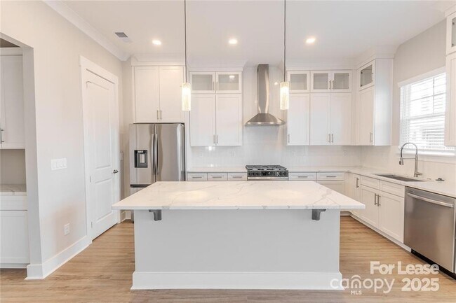 Building Photo - 3110 Doe River Wy