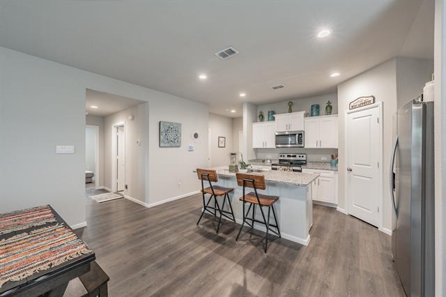 Building Photo - 1385 Dillard Creek Dr
