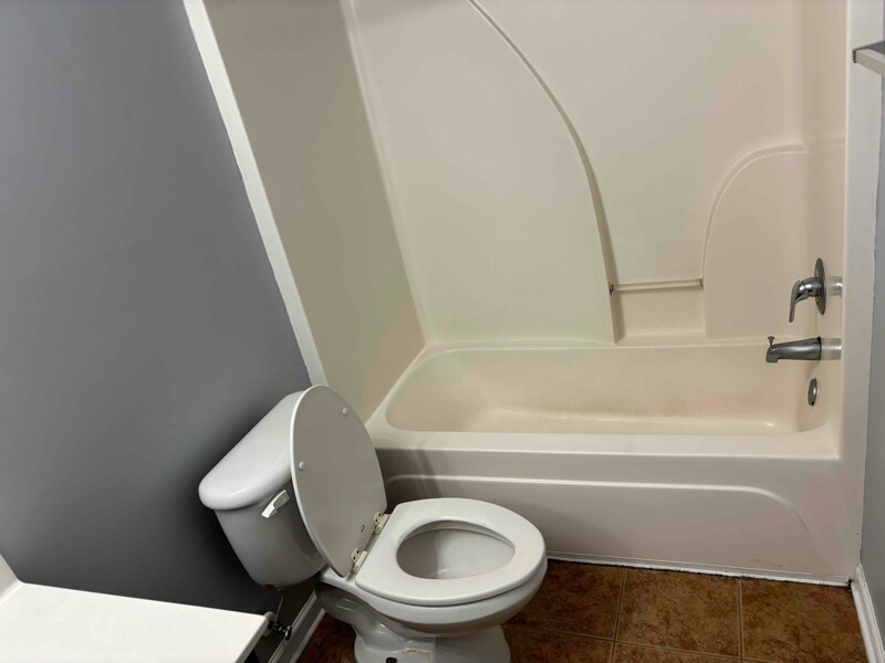 Building Photo - 7933 Shadow Oak Dr