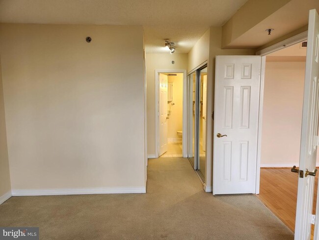 Building Photo - 5809 Nicholson Ln