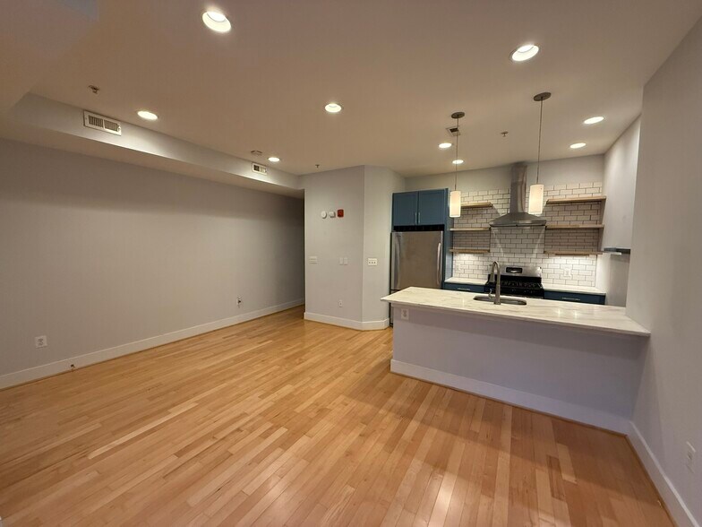Building Photo - 1854 Mintwood Pl NW
