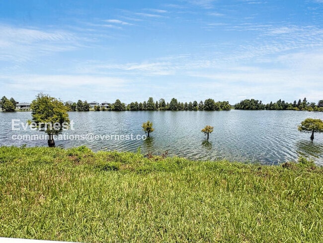 Building Photo - 2318 Sebago Dr