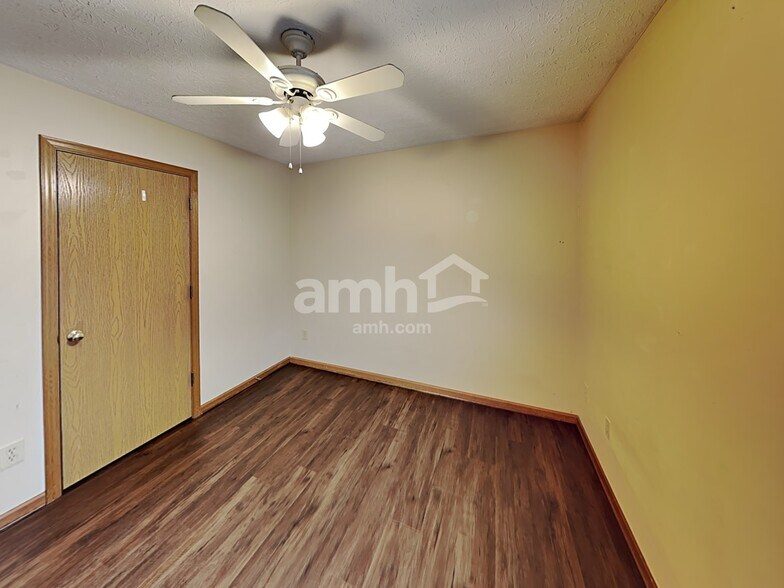 Building Photo - 1465 Pinestone Dr