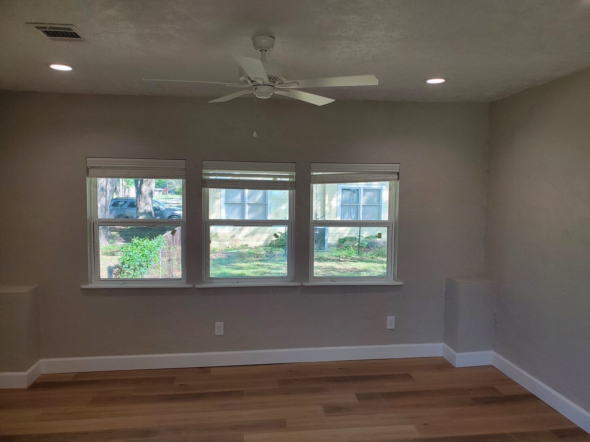 Building Photo - 6823 Guyler St