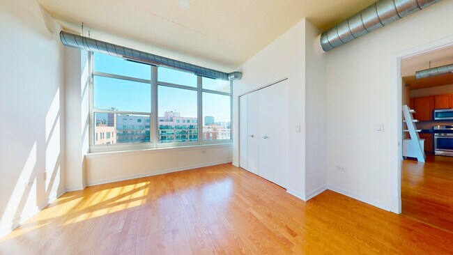 Building Photo - 909 W Washington Blvd