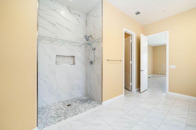 Building Photo - 4441 Via del Pellegrino