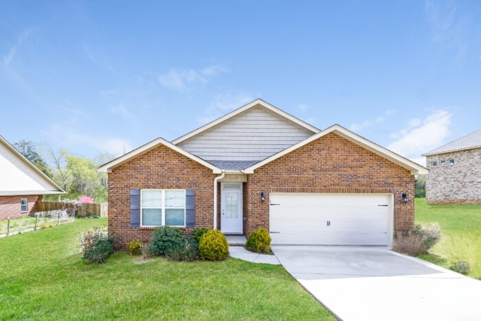 Primary Photo - 115 Lazy Oak Dr