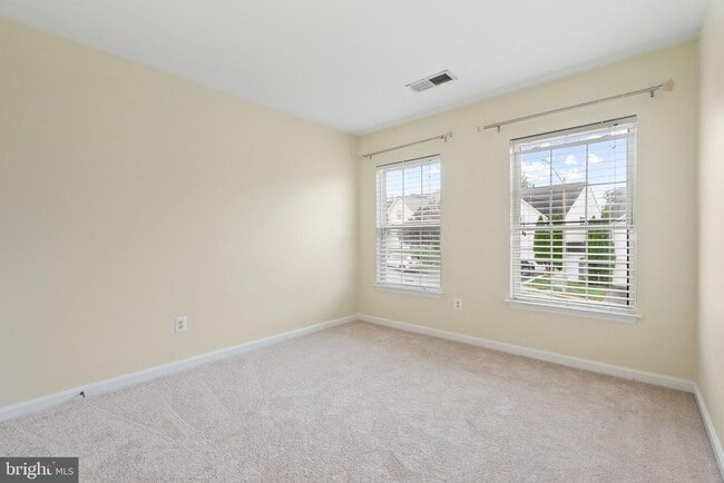 Building Photo - 15433 Leeds Hill Way