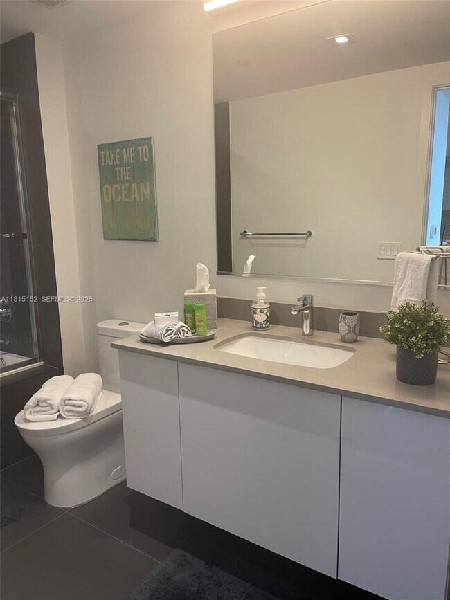 Building Photo - 1600 NE 1st Ave