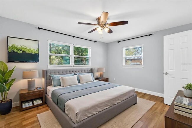 Building Photo - 1012 W Adalee St