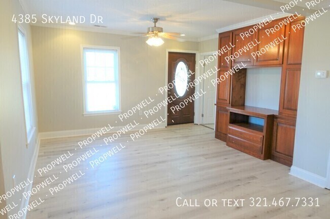 Building Photo - 4385 Skyland Dr