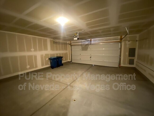 Building Photo - 4645 Pencester St