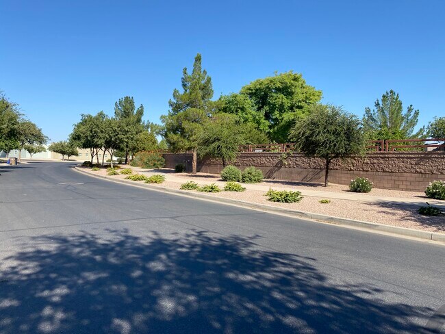 Building Photo - 18686 E Mockingbird Dr