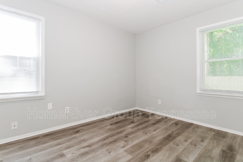 Building Photo - 4113 Willowview Ave