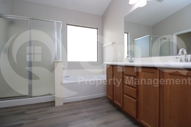 Building Photo - 3721 S Ashley Pl
