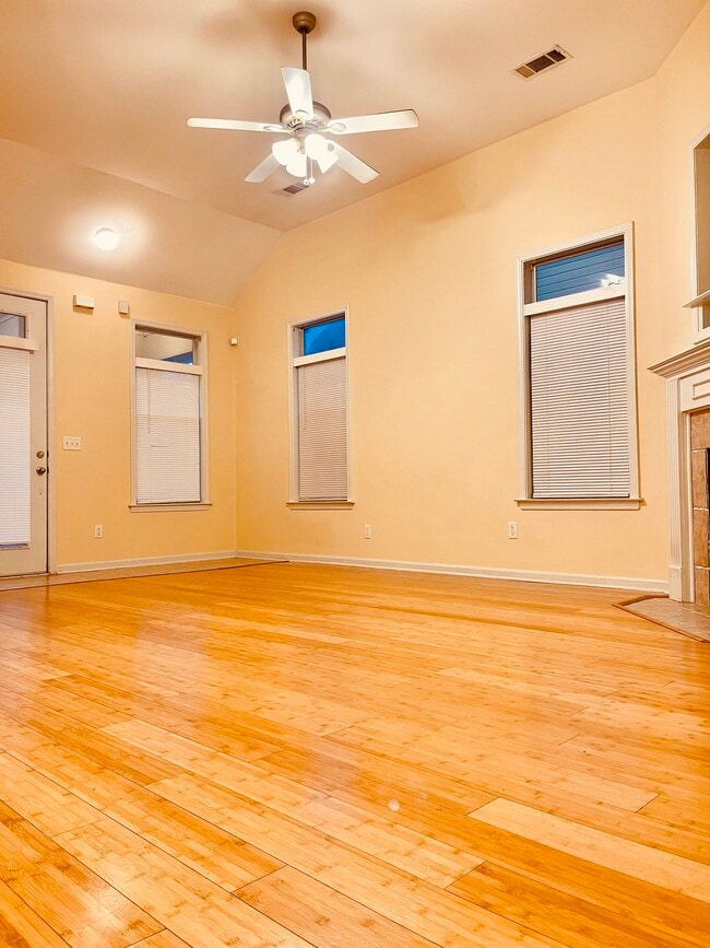 Living Room - 1322 Harbor Park Dr