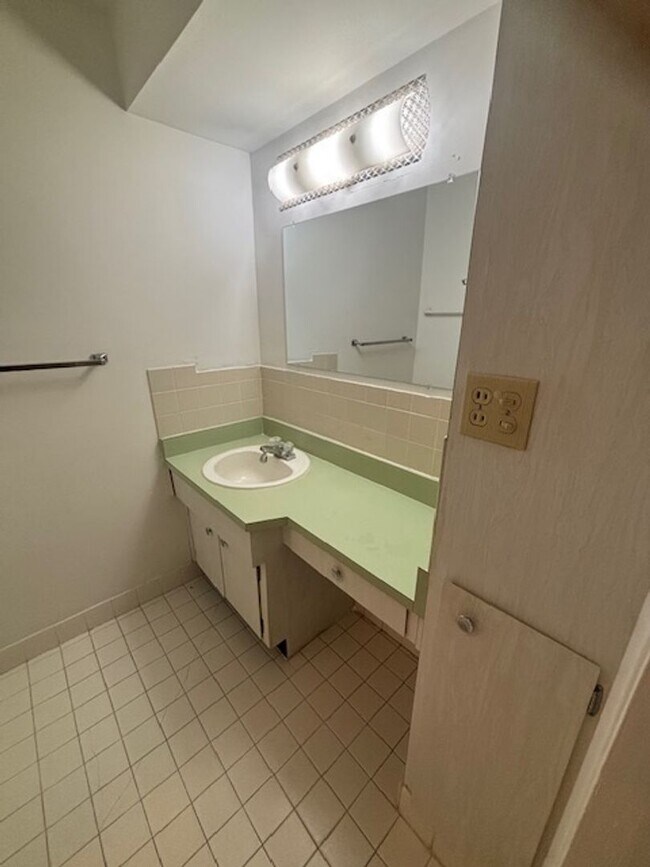 Building Photo - 55+, quaint 2/1 in a great community locat...