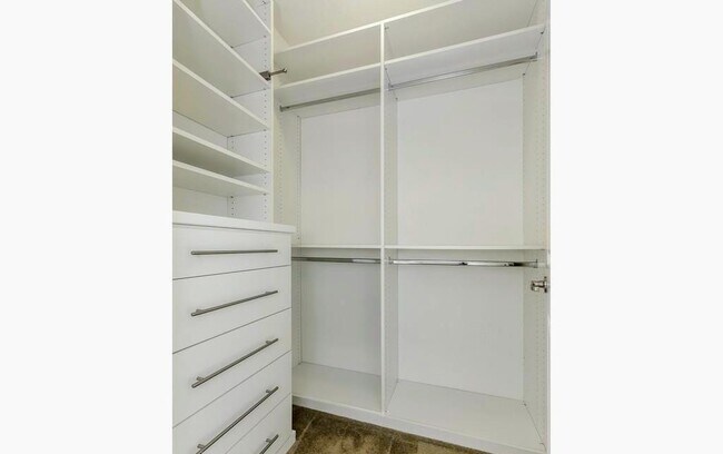 Building Photo - 1388 Broadway