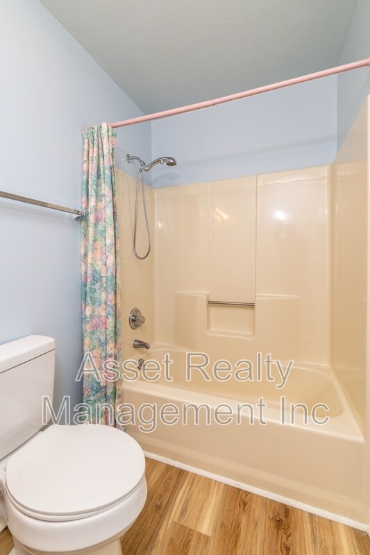 Building Photo - 136 Durwood Rd