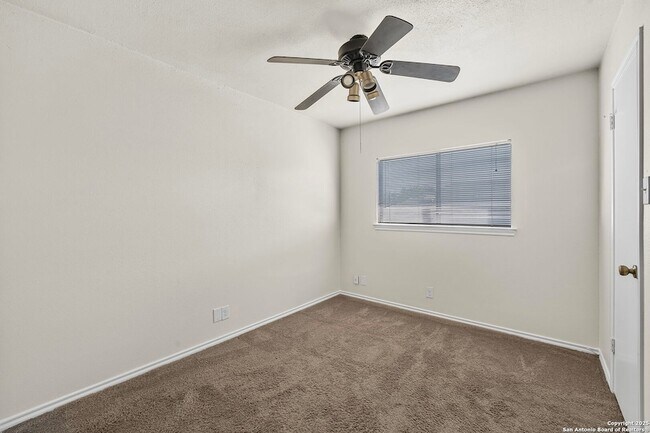 Building Photo - 9711 Diamond Cliff Dr