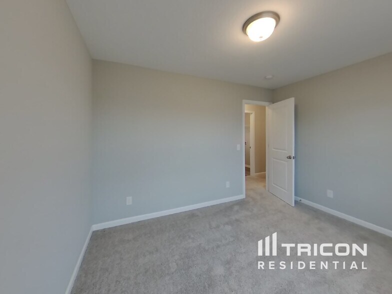 Building Photo - 301 Thomas Point Dr