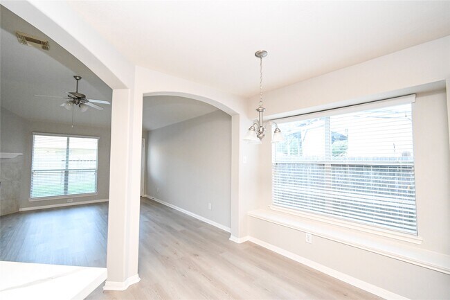 Building Photo - 3111 Myrtle Ranch Dr