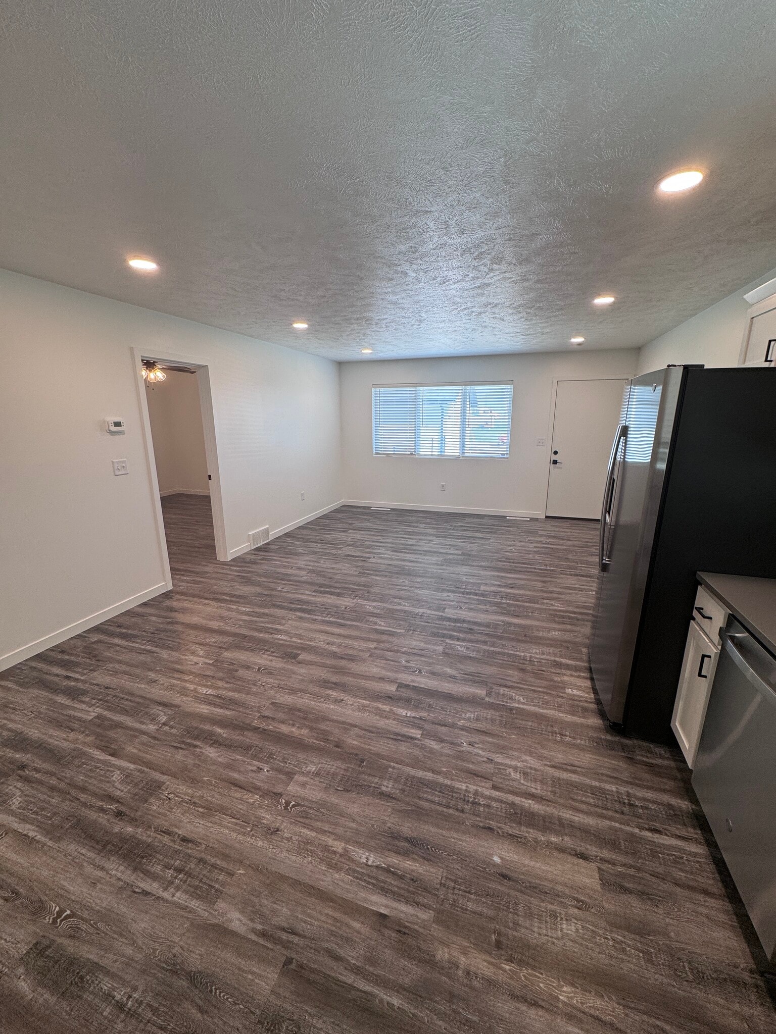 Building Photo - 202 E Plum St