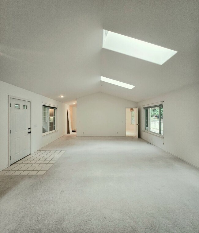 Building Photo - ***PENDING APPLICATION***Single Level 3 Bedroom, 2.5 Bath Spacious Home For Rent in Port Ludlow!