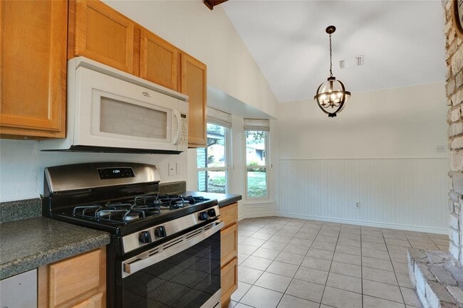 Building Photo - 616 Russet Valley Dr