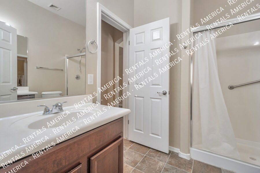 Building Photo - 43958 W Bailey Dr