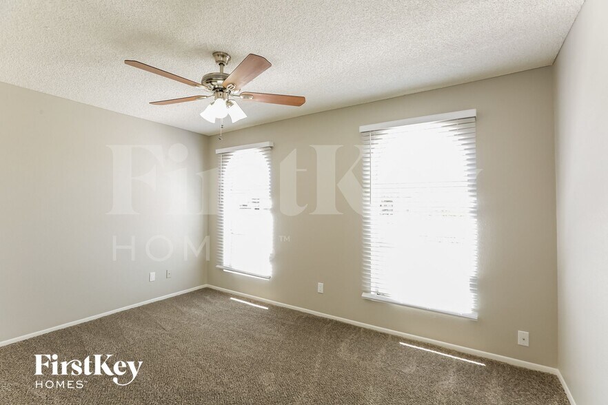Building Photo - 4808 W El Caminito Dr