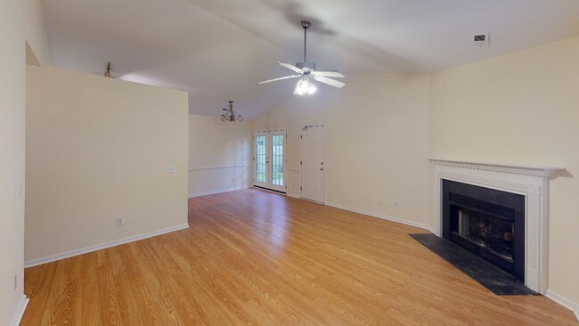 Building Photo - 2428 Somerset Pl Dr