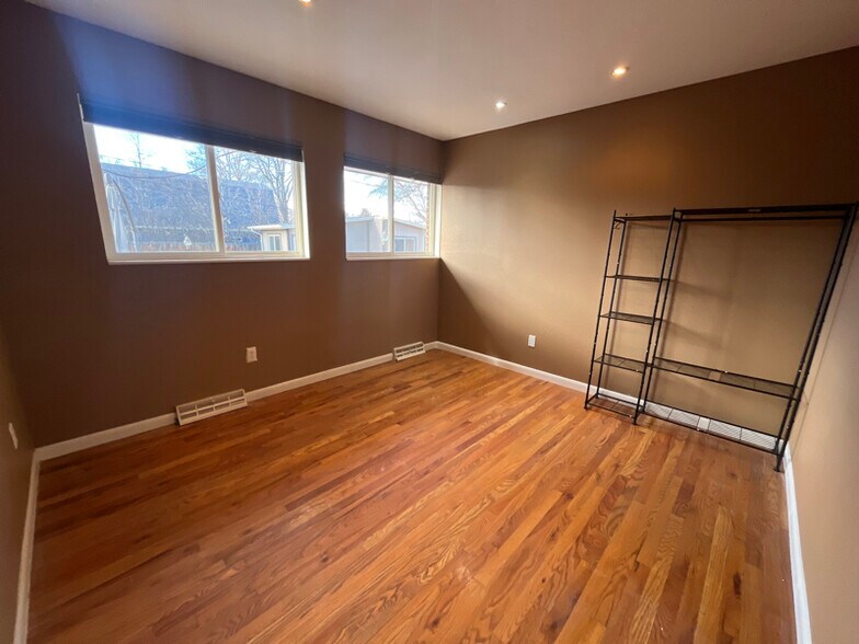 Building Photo - 355 Gray St