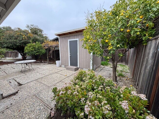 Building Photo - "Charming Concord Retreat: 3-Bedroom Gem with Granite Accents & Cozy Fireplace"