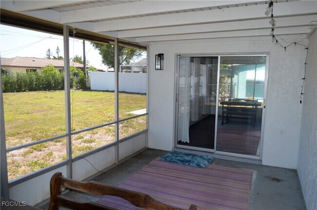 Building Photo - 701 SE 36th St