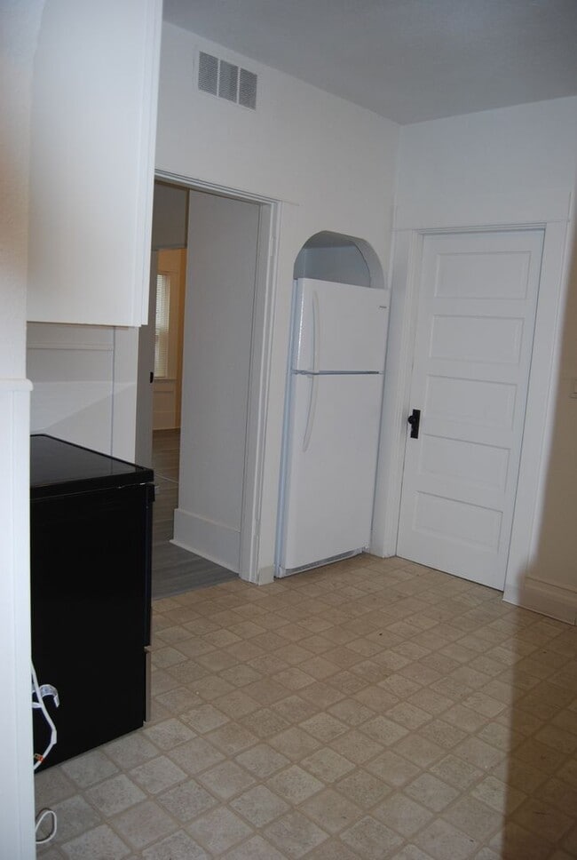 Building Photo - 2BR Home in Forest Grove OR