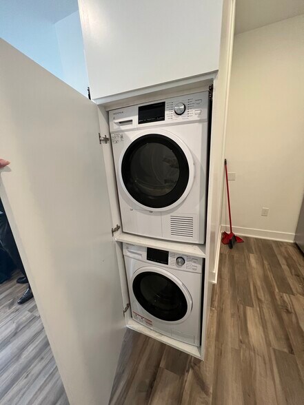 Building Photo - 1610 W Montgomery Ave