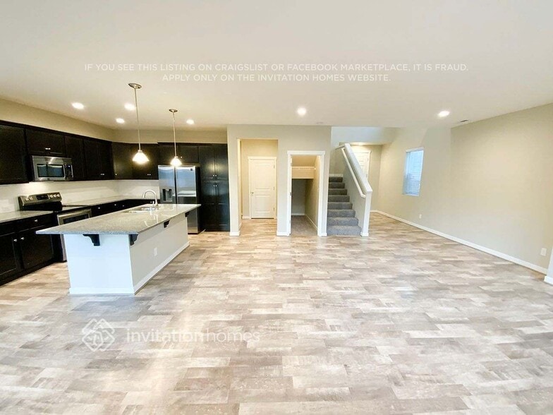 Building Photo - 9084 Aster St SE