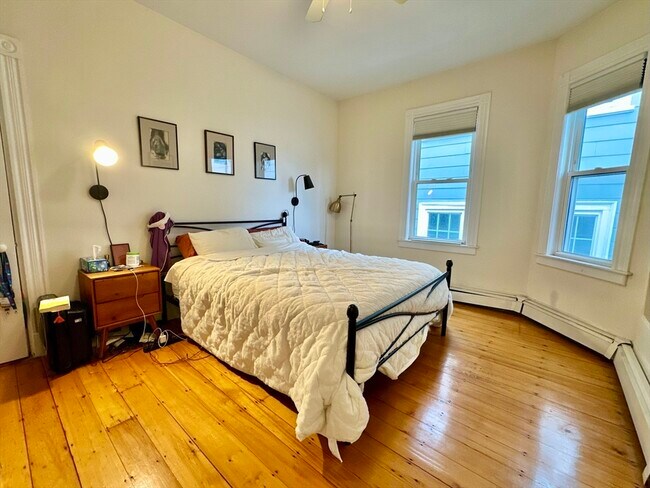 Building Photo - 11 Sheridan St