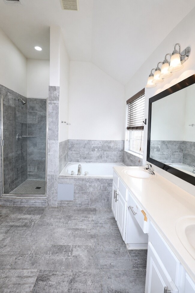 Building Photo - 6343 Big Oak Canyon Dr