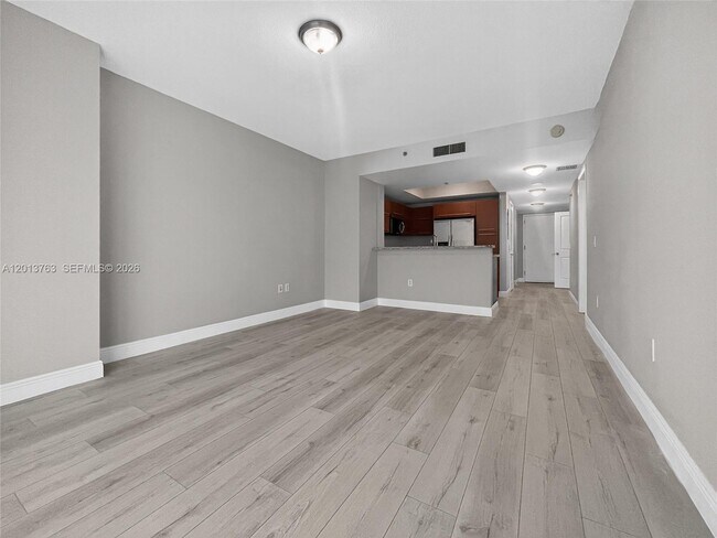Building Photo - 2681 N Flamingo Rd