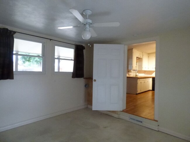 Building Photo - Perfect 2 Bedroom House