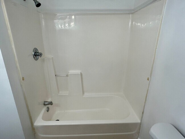 Building Photo - 4762 Trenton Dr