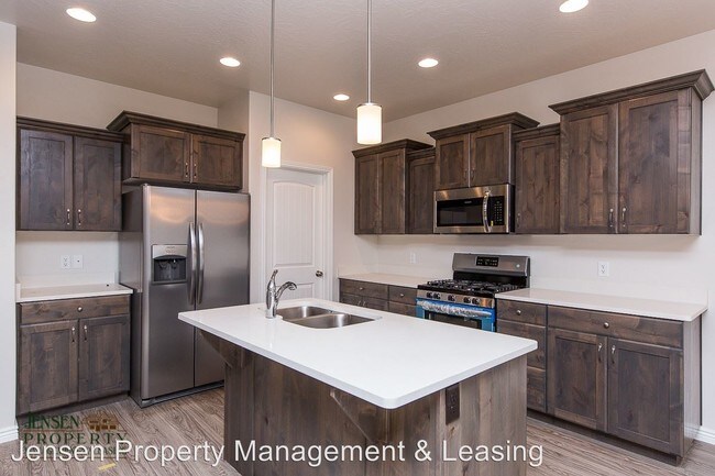 Building Photo - 3276 E Red Cedar Dr