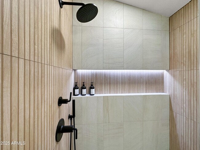 Building Photo - 16653 N 59th St