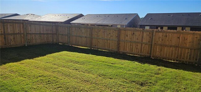 Building Photo - 533 NW 69th Ave